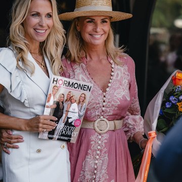 Leontine Ruiters - Playboy February 1997 Collection in leontineborsato_3659283630101970462.jpg - hidden celebrity photo